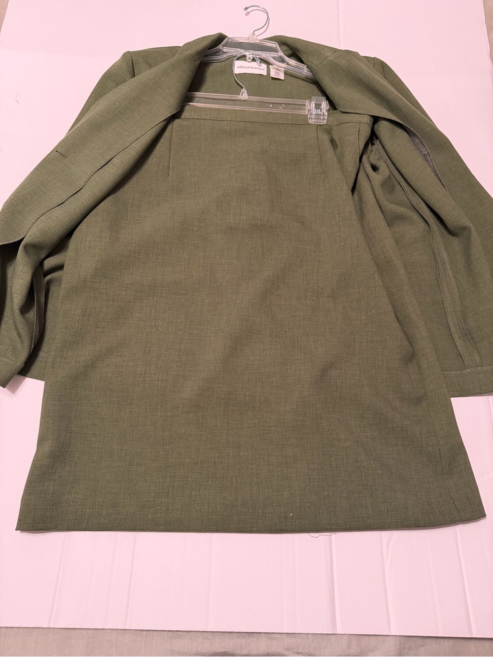 Alfred Dunner Women’s Size 14/16 Green Solid 2-Piece Polyester Skirt Suit Set - Picture 5 of 8
